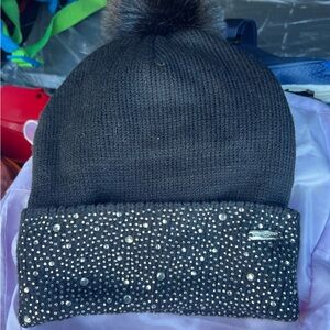 black steve madden beanie